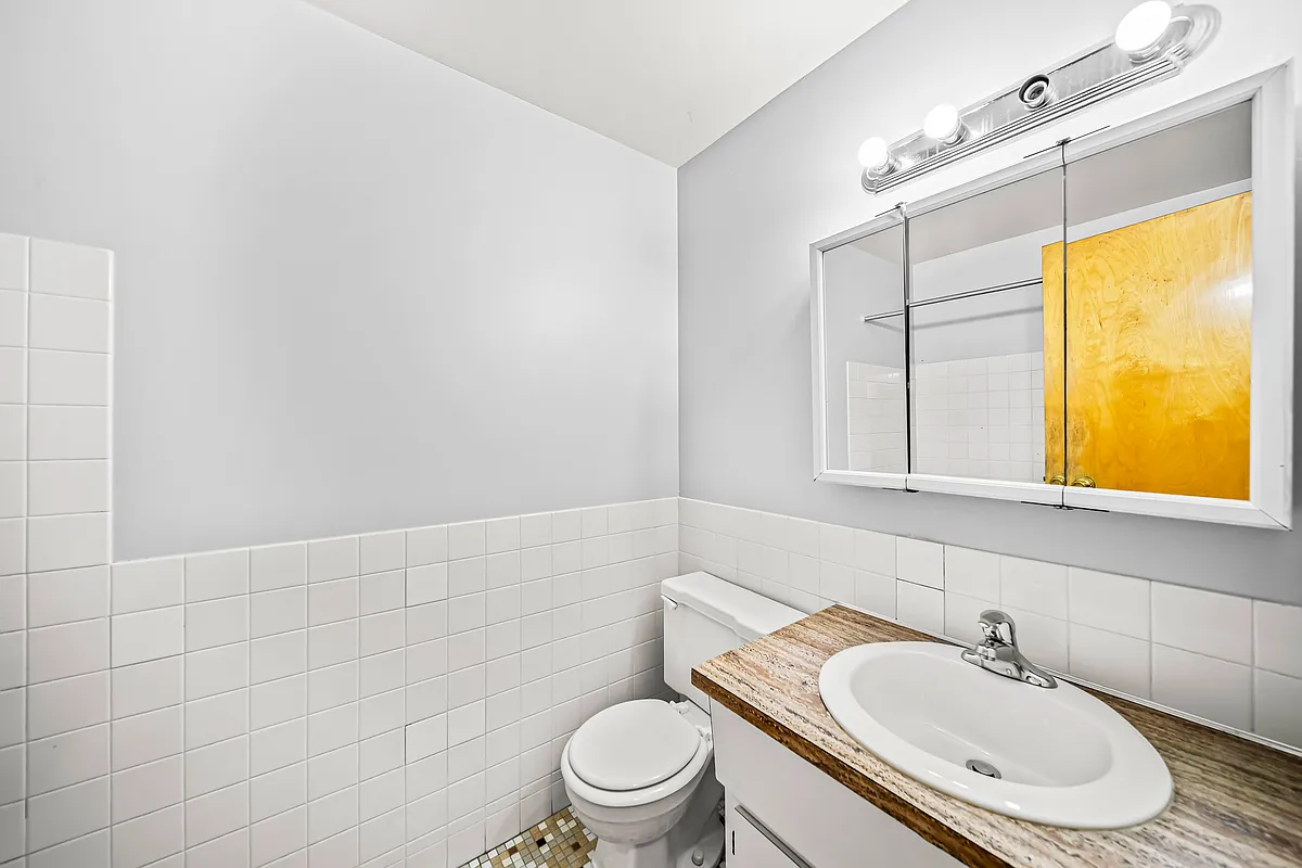 Building Photo - Heatherstone Apartments