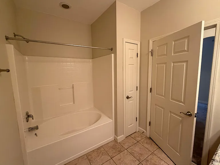 2756 McKnight Crossing Ct — Photo 12