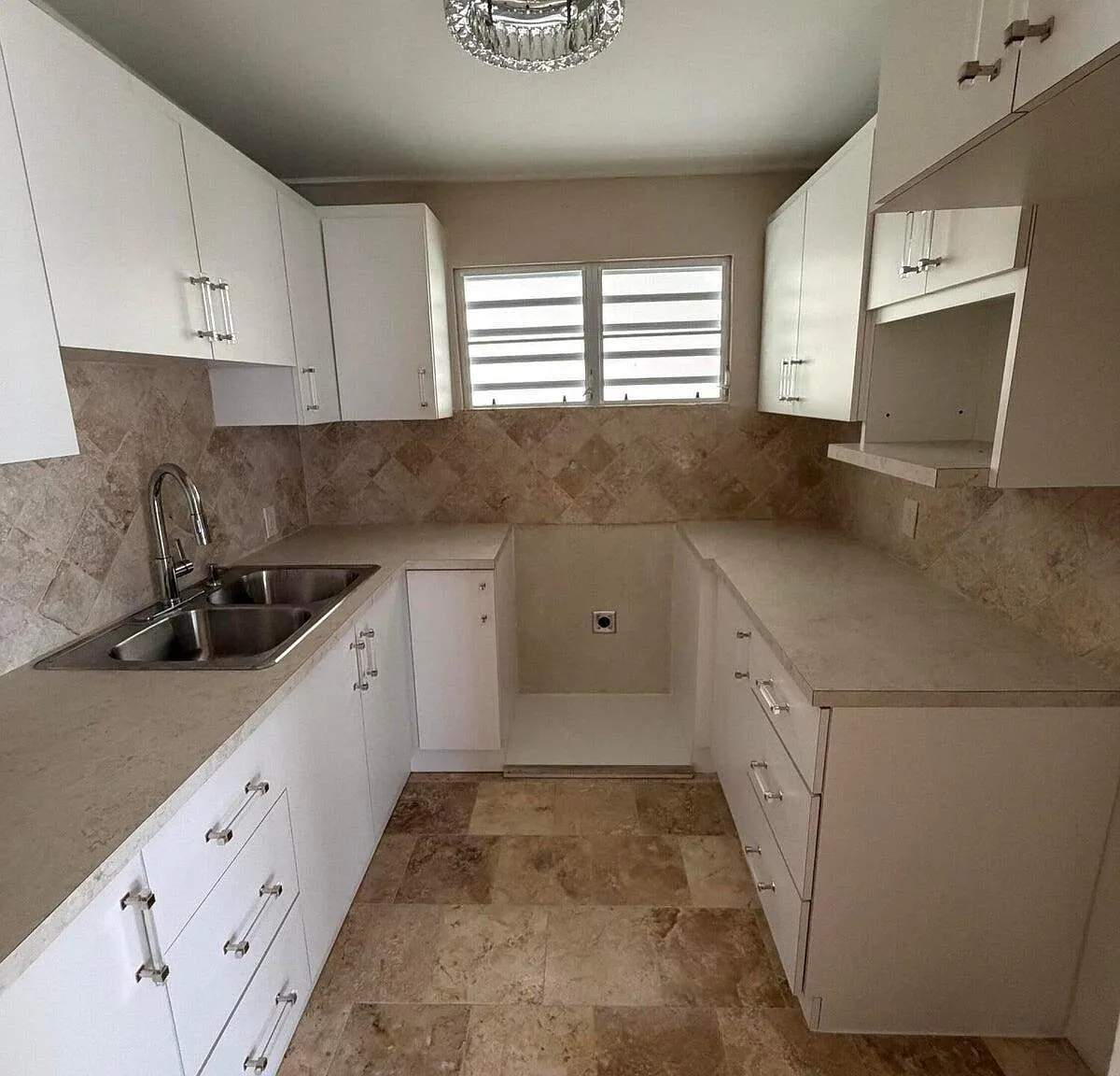 3 bed, $1,800 — Photo 3