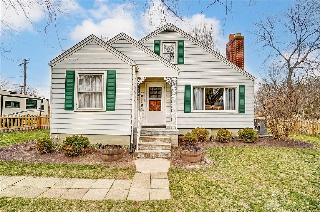 112 Middle St photo 1
