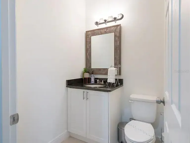 470 Lake Shore Pkwy — Photo 29