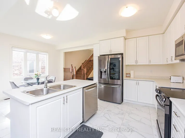 38 Silver Meadow Gdns — Photo 19