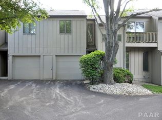 6015 N Bent Oak Ln, Peoria, IL 61615