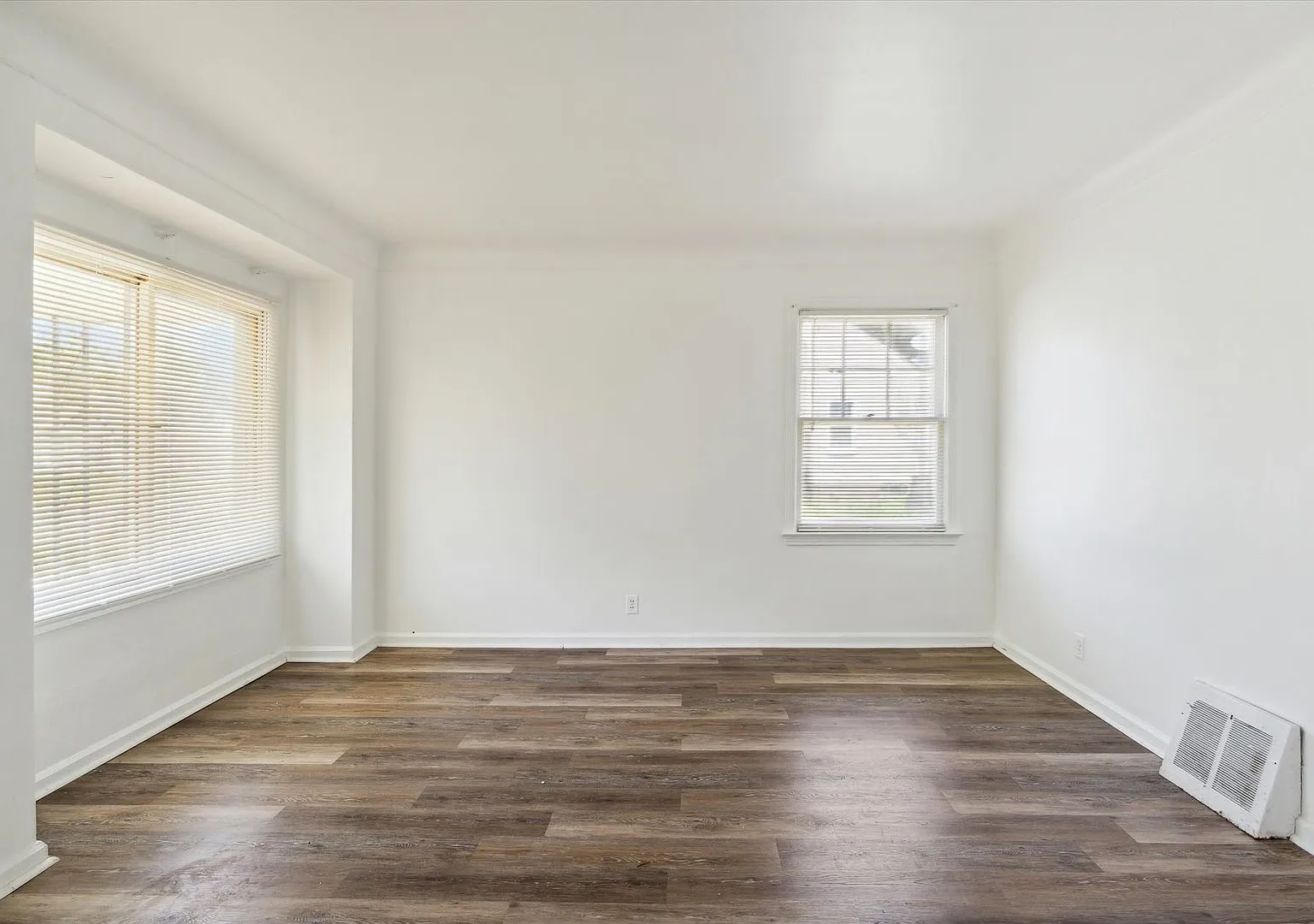 Remodeled 4B 1B Home $1,175 — Photo 3