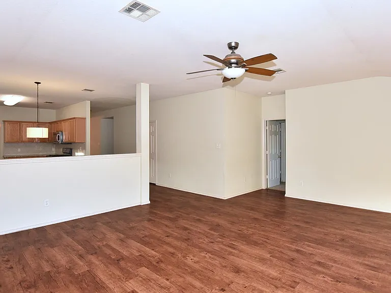 3305 Stonewall Dr — Photo 10