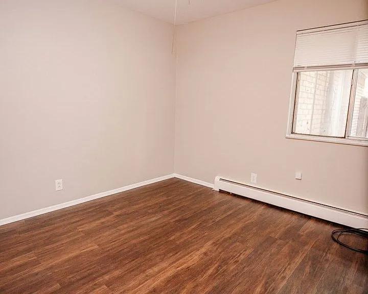 5750 Winona Dr — Photo 10
