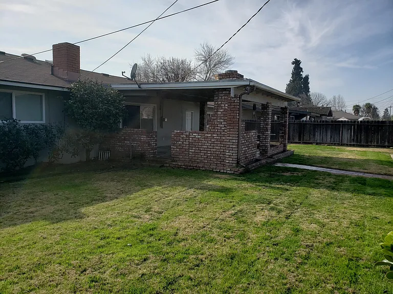 1421 Roberts Ave — Photo 21