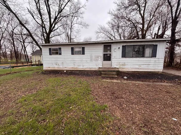 619 Pershing Ave, Machesney Park, IL 61115