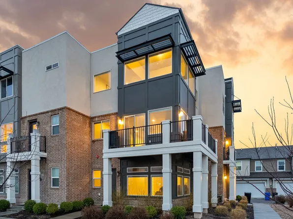 1196 W Clark Ln, Farmington, UT 84025