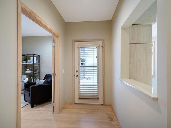 3rd image of 2036 Sherwood Ln