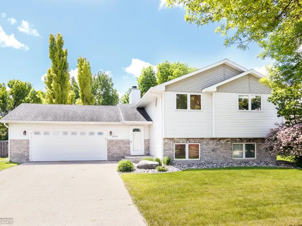 2518 33rd Ave S, Fargo, ND 58104
