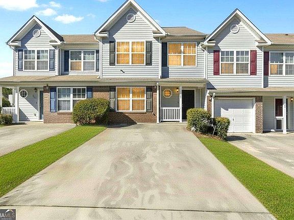 2nd image of 460 Parkway Rd