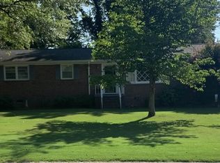 615 Cherokee Dr, Greenville, SC 29615