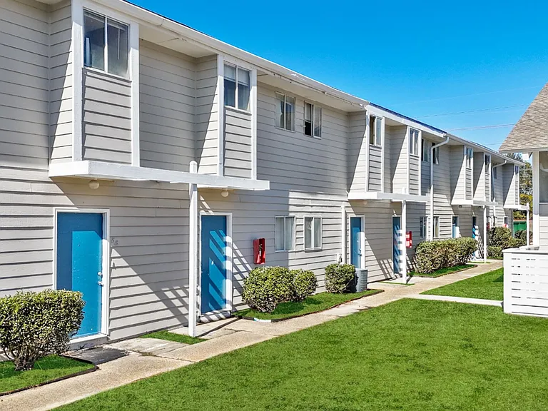 Gulf View Apartments — Photo 12