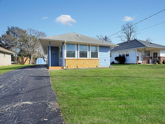 2nd image of 21 Palisades Dr