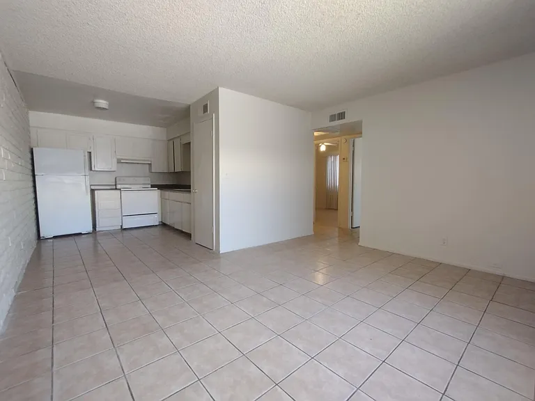 56 E Ingram St — Photo 3