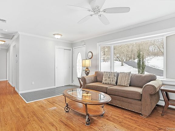 2nd image of 12 Lakeview Road