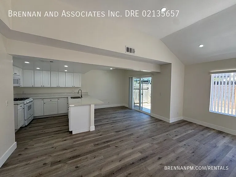1130 Sumner Ave #J — Photo 4