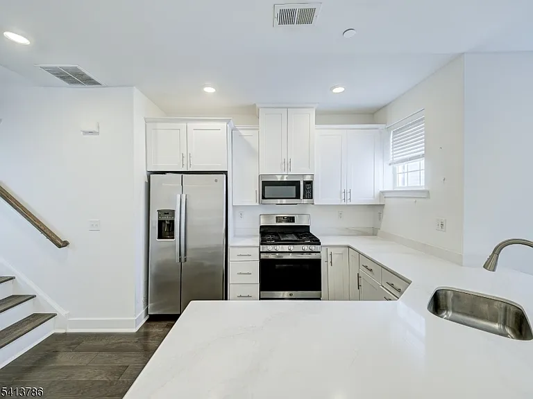 67 Veterans Way — Photo 9
