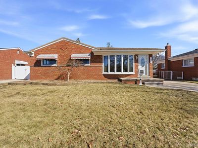 3345 Maidstone St, Trenton, MI, 48183