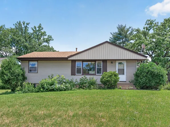 256 Galaxy Dr, Circle Pines, MN 55014