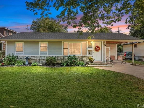 532 Elizabeth St, Milford, MI 48381
