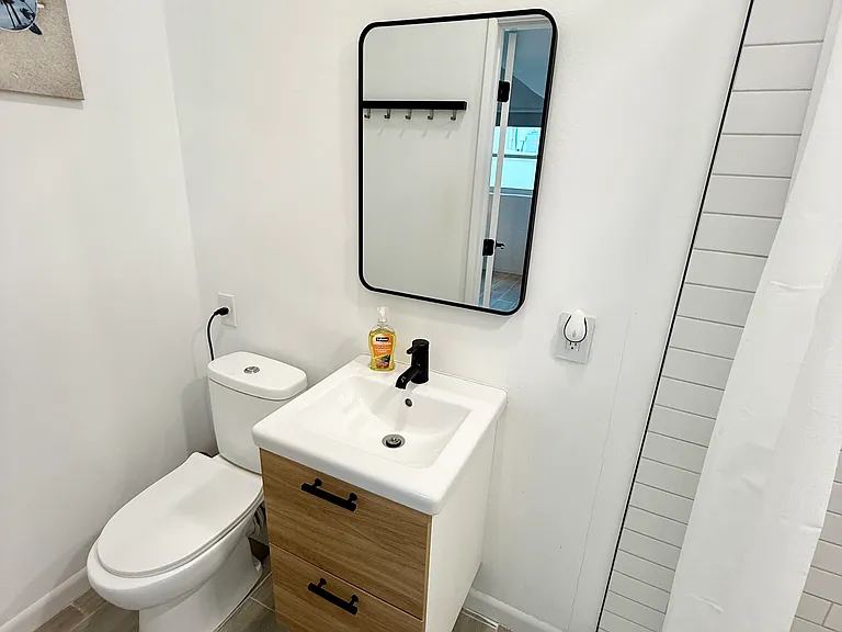 147 42nd Ave NE #3 — Photo 9