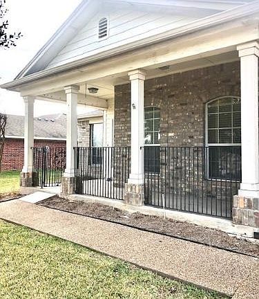 4th image of 636 Barton Creek Dr