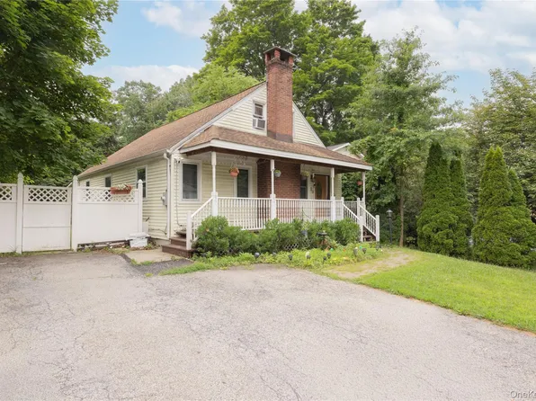 22 W Crooked Hill Road, Pearl River, NY 10965