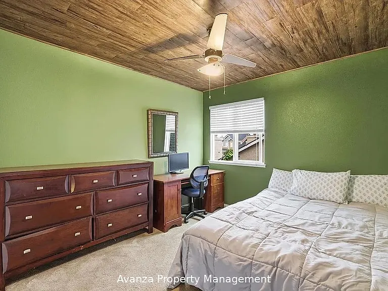 8735 N Cedar Ave — Photo 12