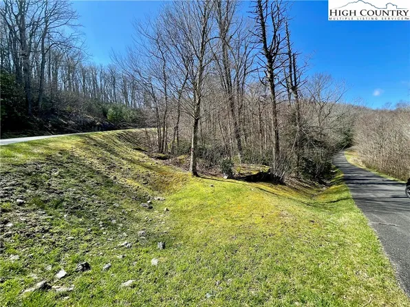125 Stone Ledge Lane, Blowing Rock, NC 28605