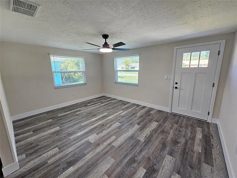 4843 Camphor Ave — Photo 6