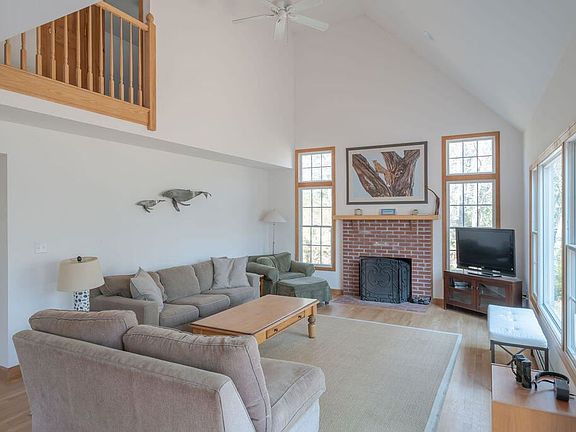 2nd image of 140 Mayflower Dr