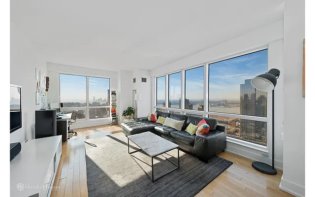 Rented by Douglas Elliman | media 19