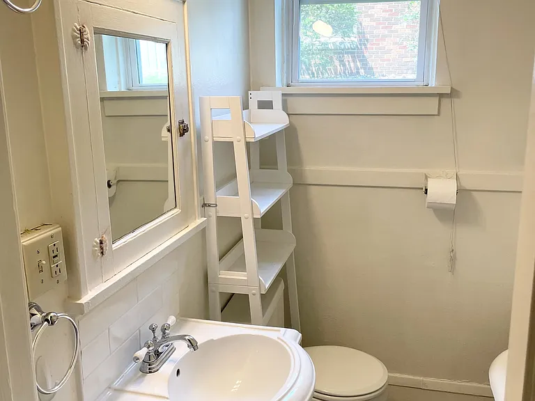 St. Clair Apartments — Photo 11