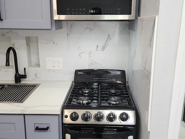 148 E Tamarack Ave #13 — Photo 8