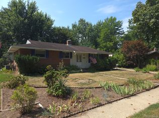 14480 Swanee Beach Dr, Fenton, MI 48430