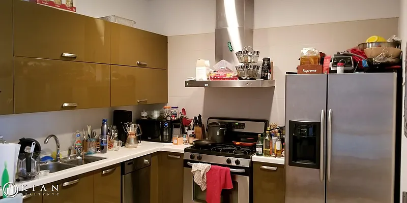 Rented by Kian Realty | media 19