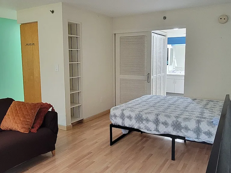 545 Queen St #539 — Photo 6