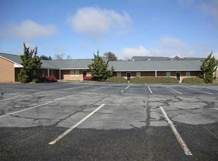 909 Wesley Ct, Boiling Springs, SC 29316