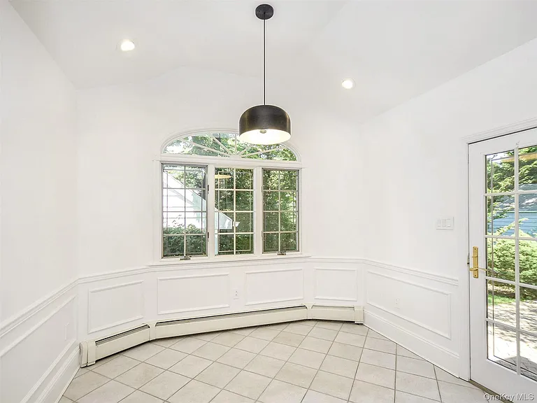 121 Hillcrest Ave — Photo 17