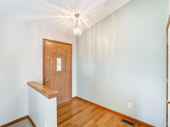 5th image of 185 Myers Creek Ln