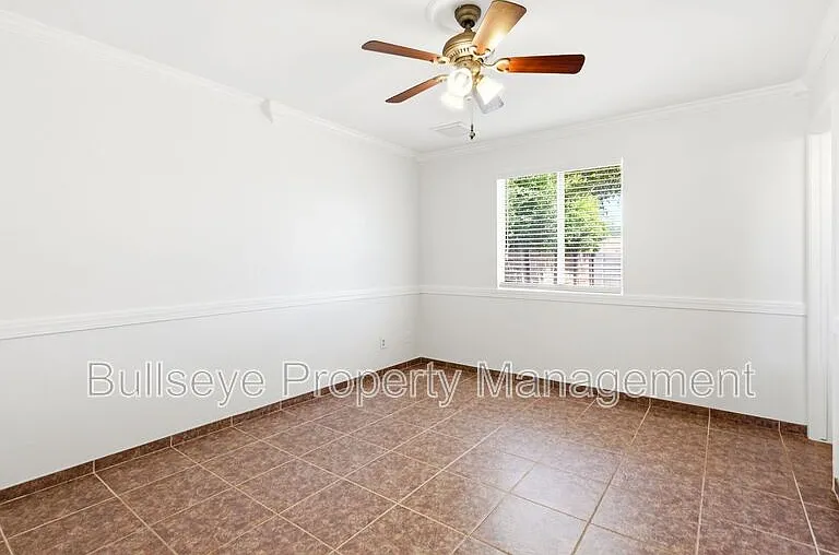 250 E Park Ave — Photo 23