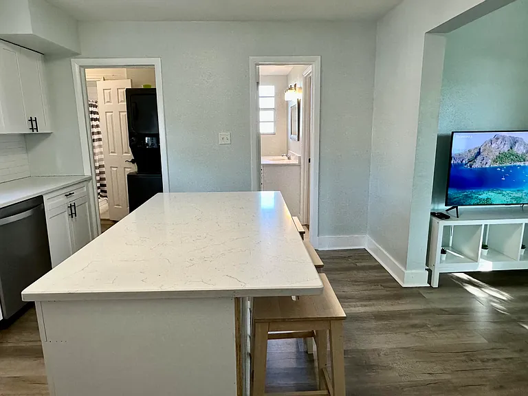 1504 E 33rd Ave — Photo 21