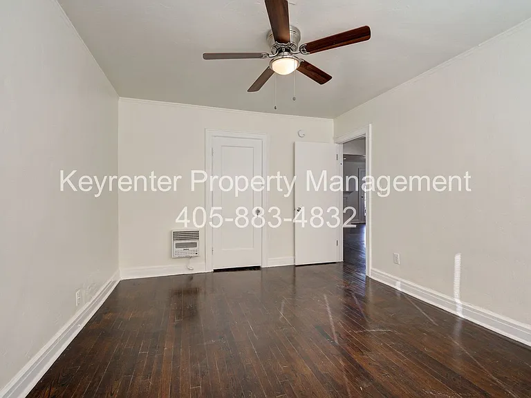 N Gatewood Ave Duplex — Photo 24