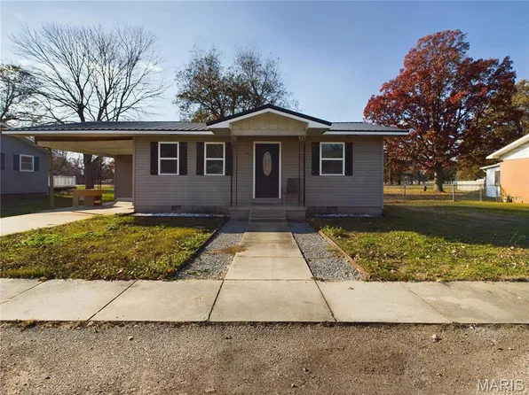 930 McNew Dr, Bernie, MO 63822