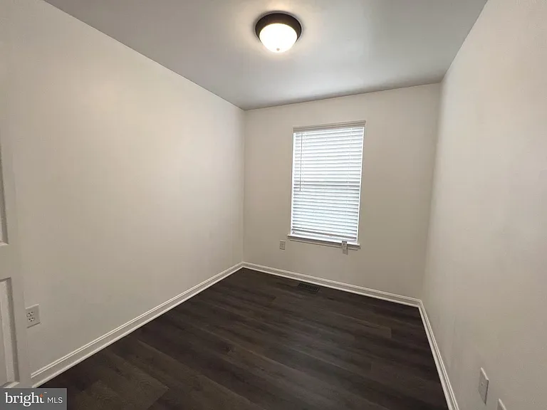 513 Willow Ave — Photo 15