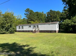 122 Wildcat Pond Rd, Hubert, NC 28539