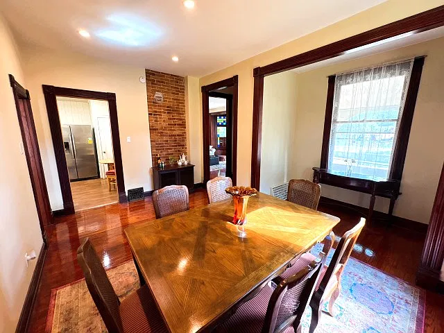 3 bed, 1350 sqft, $1,850 — Photo 3