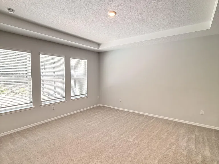 1352 Arklow Cir — Photo 11